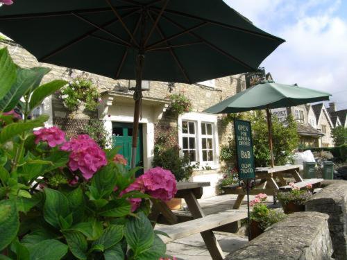 ホテル Neeld Arms グリトルトン エクステリア 写真